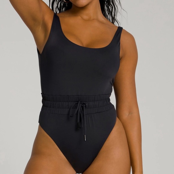 Good American waist framer one piece bathing suit - Picture 12 of 12